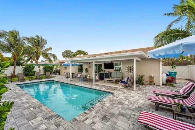 2527 SW 12th Street, Boynton Beach, FL 33426