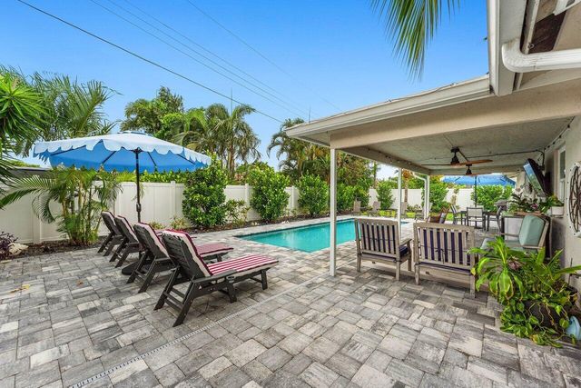 2527 SW 12th Street, Boynton Beach, FL 33426