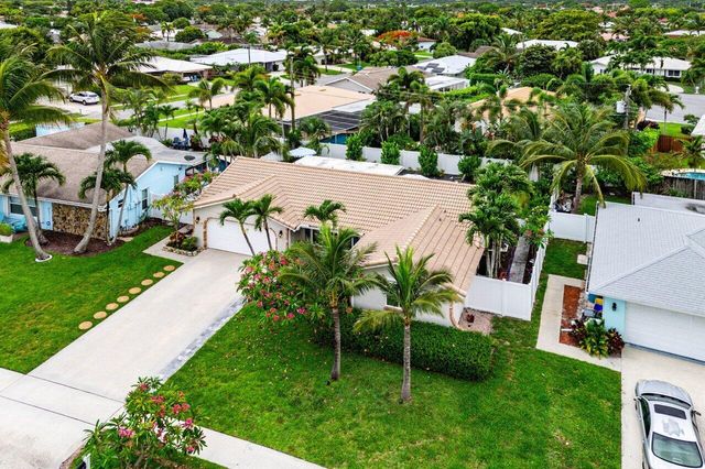 2527 SW 12th Street, Boynton Beach, FL 33426