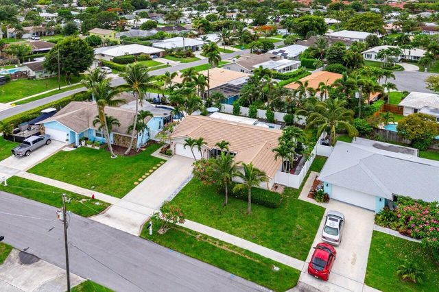 2527 SW 12th Street, Boynton Beach, FL 33426