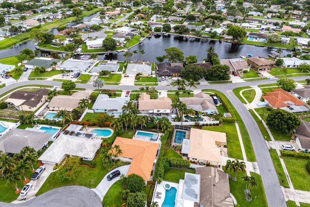 2527 SW 12th Street, Boynton Beach, FL 33426
