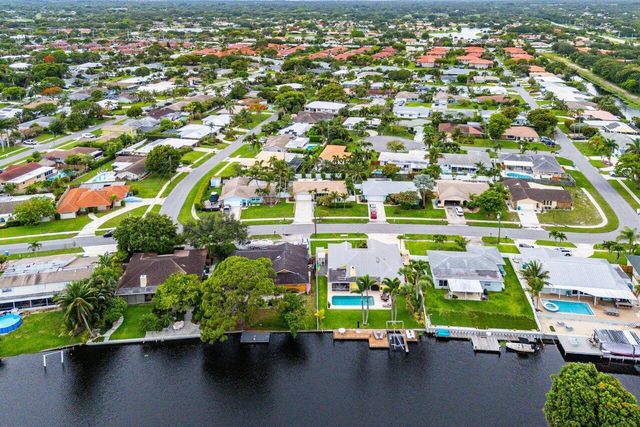 2527 SW 12th Street, Boynton Beach, FL 33426