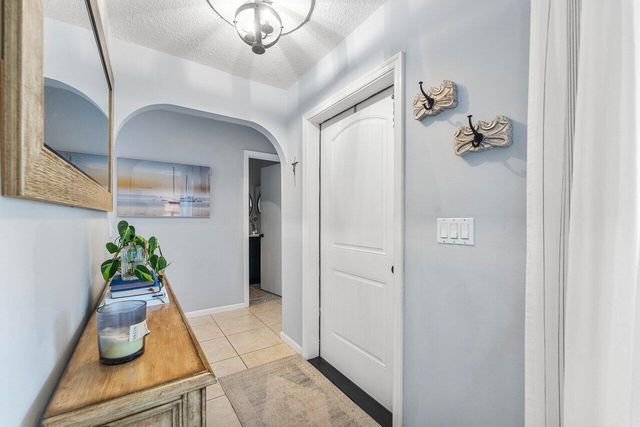 2527 SW 12th Street, Boynton Beach, FL 33426