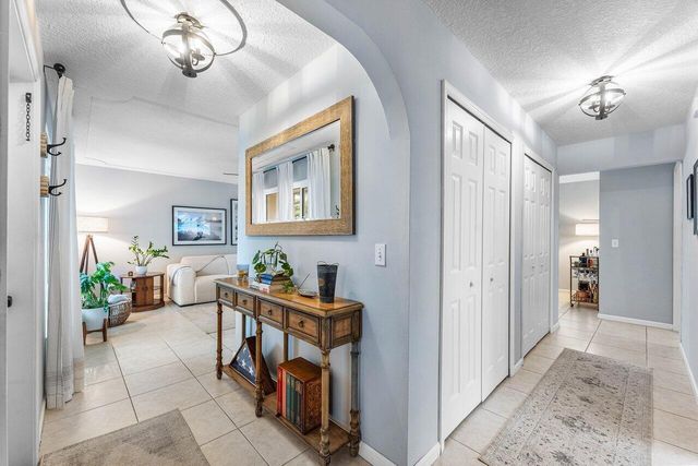 2527 SW 12th Street, Boynton Beach, FL 33426