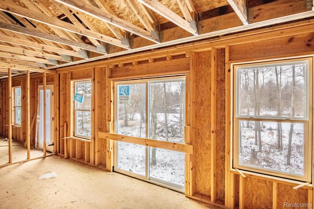 1601 W ROSE CENTER Road, Holly Twp, MI 48442