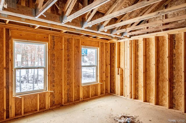 1601 W ROSE CENTER Road, Holly Twp, MI 48442