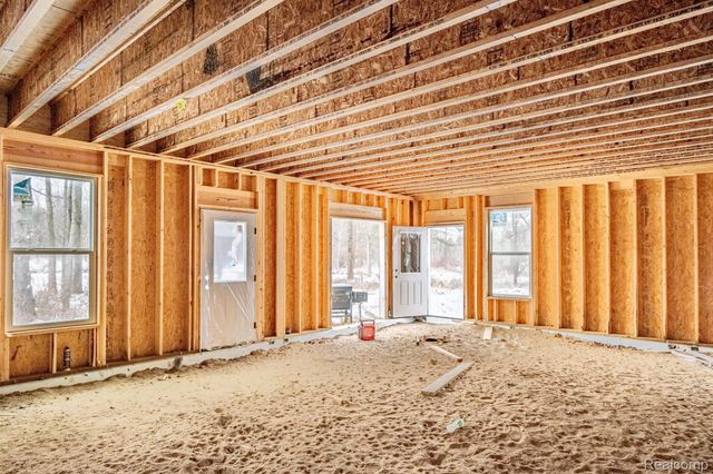 1601 W ROSE CENTER Road, Holly Twp, MI 48442