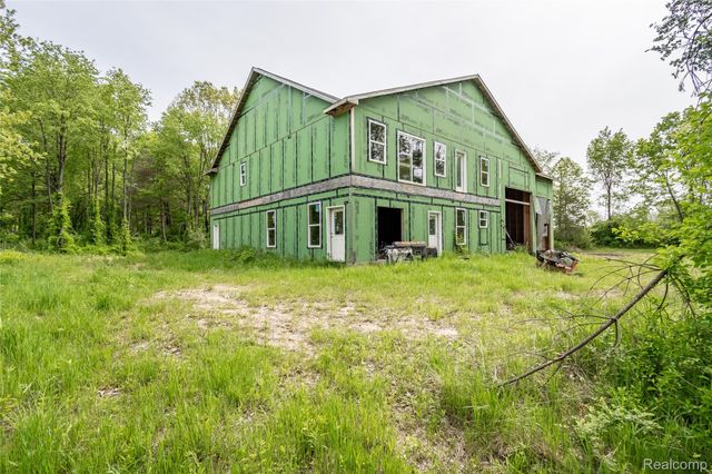 1601 W ROSE CENTER Road, Holly Twp, MI 48442