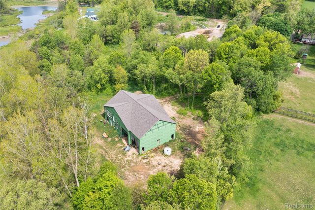 1601 W ROSE CENTER Road, Holly Twp, MI 48442