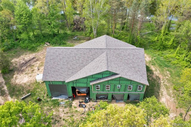 1601 W ROSE CENTER Road, Holly Twp, MI 48442