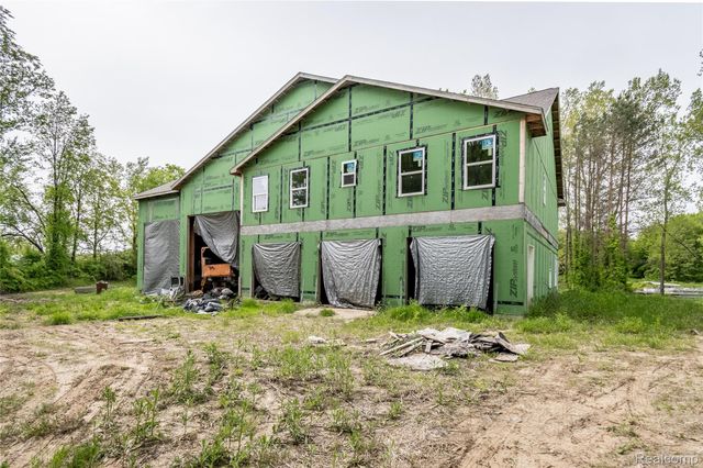 1601 W ROSE CENTER Road, Holly Twp, MI 48442