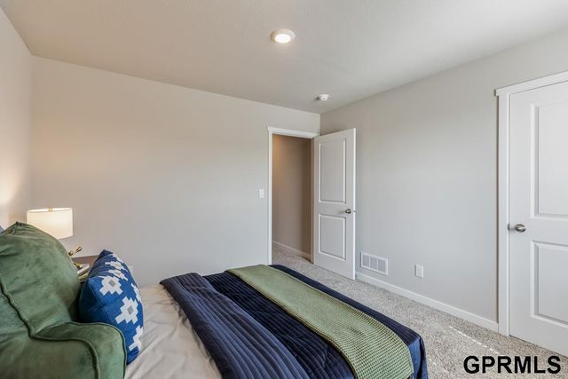 12715 S 205th Avenue, Gretna, NE 68028