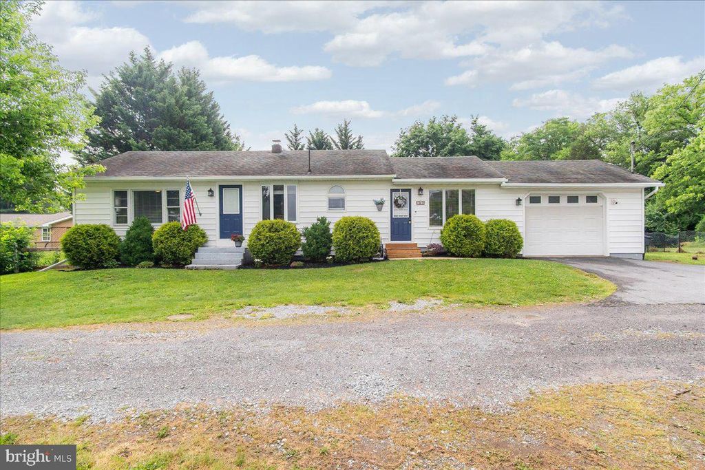 10703 YVONNE LN, Williamsport, MD 21795