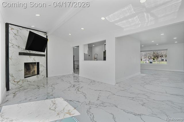 15583 Hix Court, Livonia, MI 48154