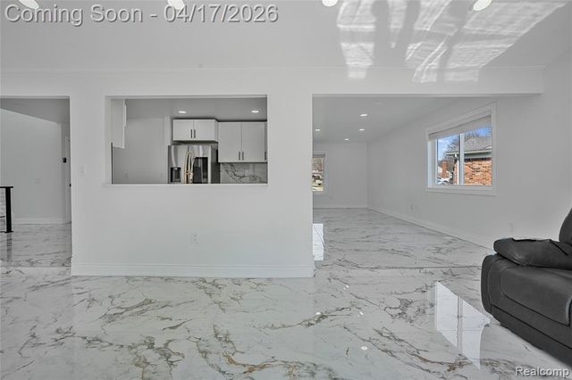 15583 Hix Court, Livonia, MI 48154