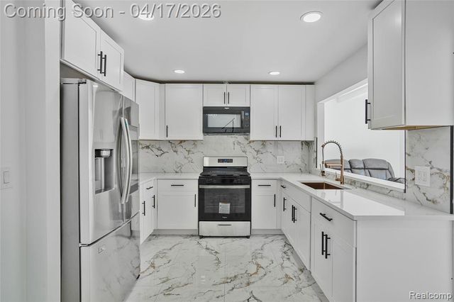 15583 Hix Court, Livonia, MI 48154