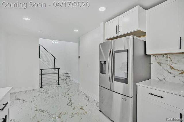 15583 Hix Court, Livonia, MI 48154