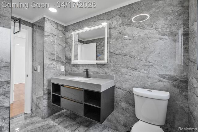 15583 Hix Court, Livonia, MI 48154