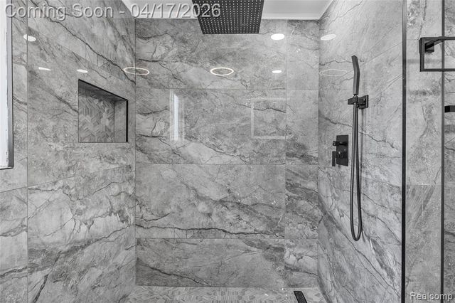 15583 Hix Court, Livonia, MI 48154