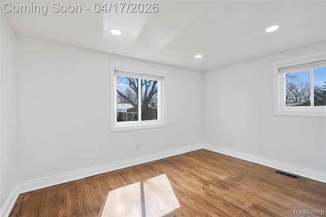 15583 Hix Court, Livonia, MI 48154