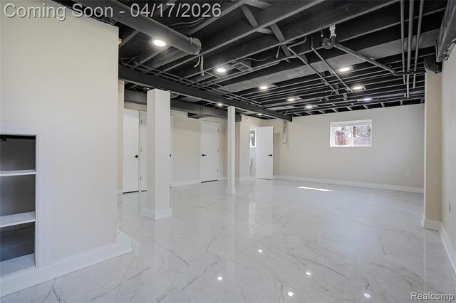 15583 Hix Court, Livonia, MI 48154