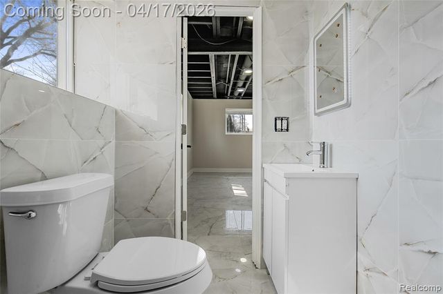 15583 Hix Court, Livonia, MI 48154