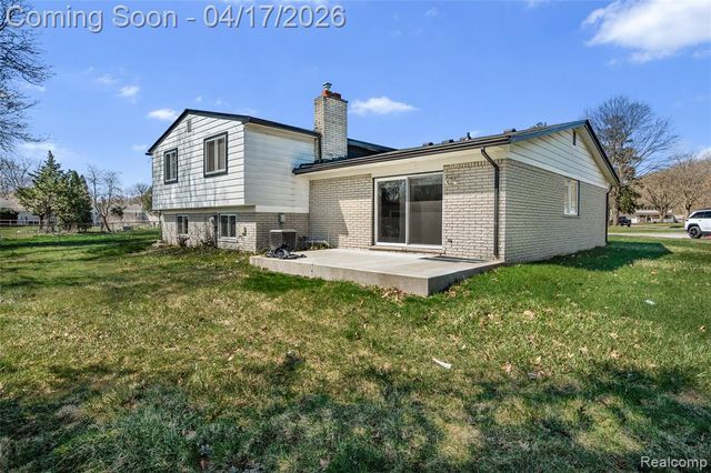 15583 Hix Court, Livonia, MI 48154