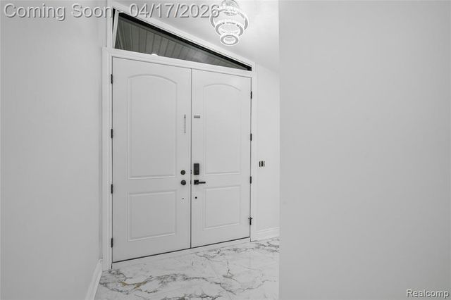 15583 Hix Court, Livonia, MI 48154