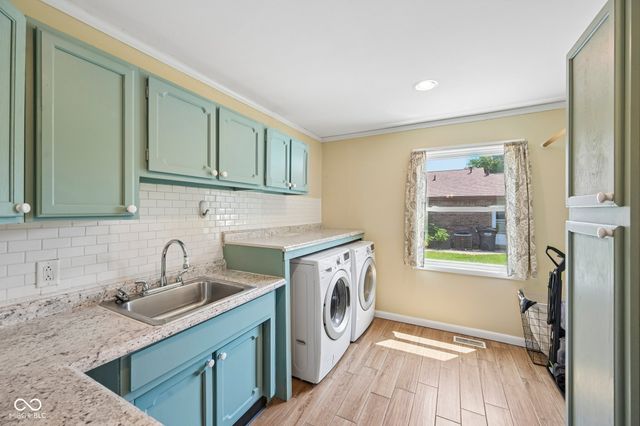 1300 W 1000 N, Fortville, IN 46040