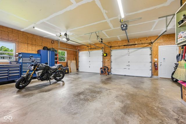 1300 W 1000 N, Fortville, IN 46040
