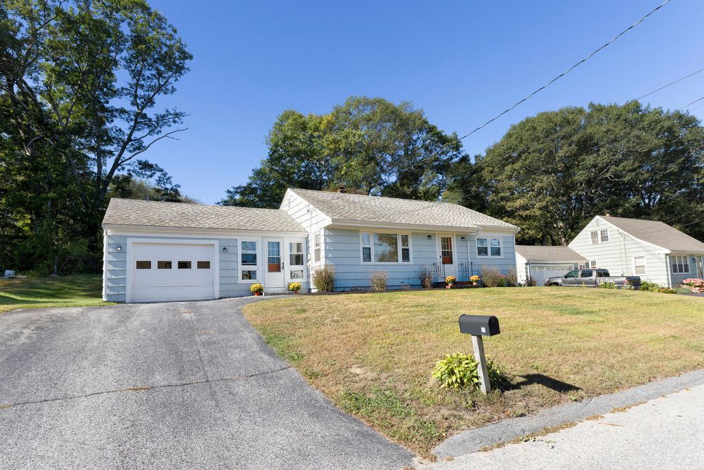 10 Pleasant Avenue, Cape Elizabeth, ME 04107 — photo 2