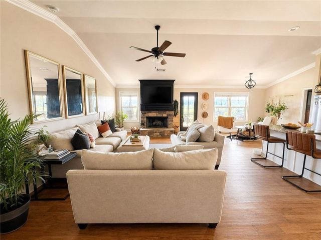 4404 Smokey Rd, Newnan, GA 30263