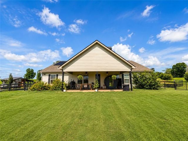 4404 Smokey Rd, Newnan, GA 30263