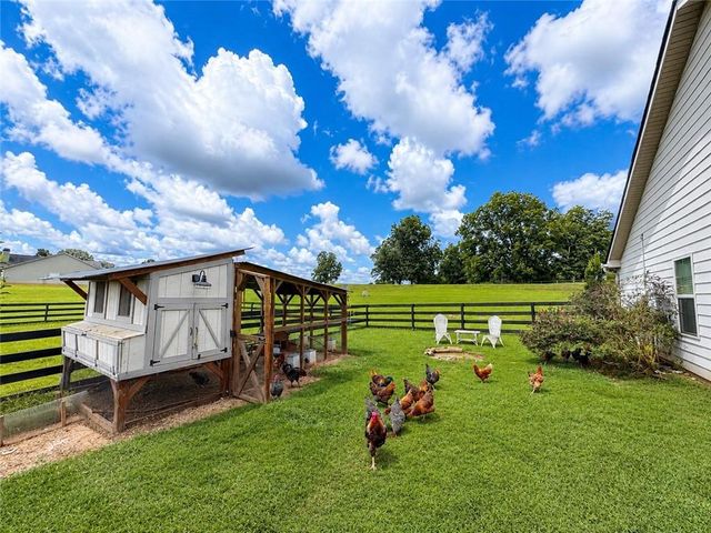 4404 Smokey Rd, Newnan, GA 30263