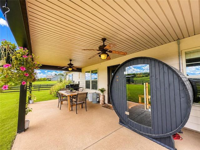 4404 Smokey Rd, Newnan, GA 30263