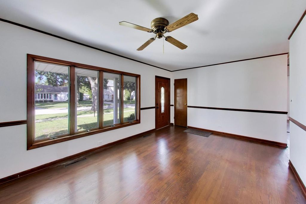 219 N William Street, Mount Prospect, IL 60056 — photo 4