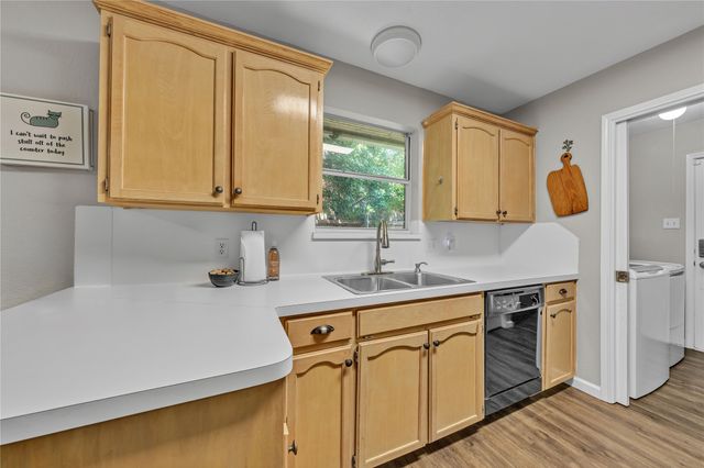 7937 Hunters Glen Drive, Watauga, TX 76148