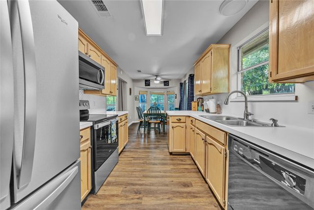 7937 Hunters Glen Drive, Watauga, TX 76148