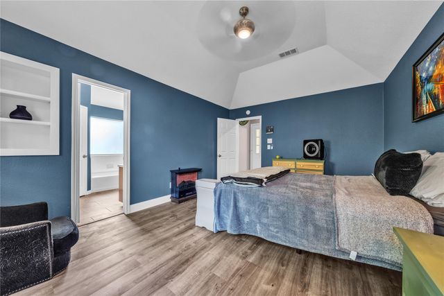 7937 Hunters Glen Drive, Watauga, TX 76148