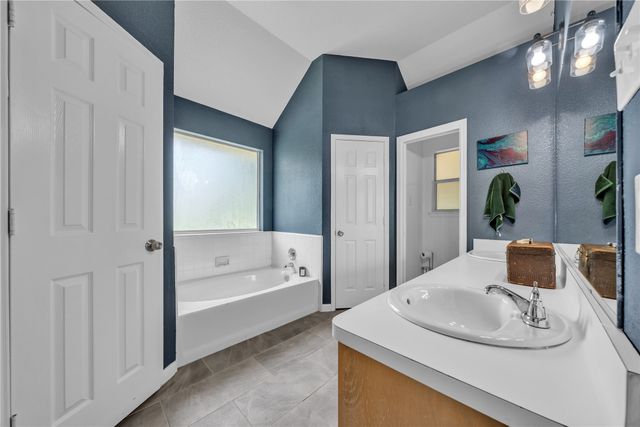 7937 Hunters Glen Drive, Watauga, TX 76148