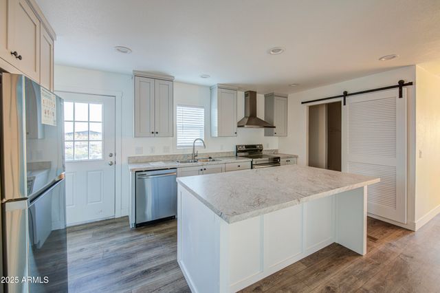 34477 W SOUTH MOUNTAIN Avenue, Tonopah, AZ 85354