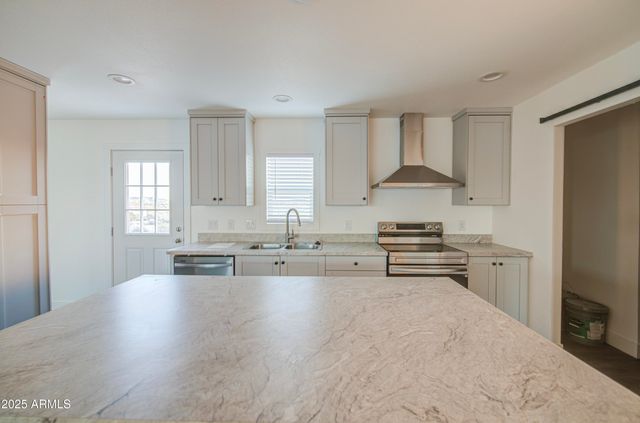 34477 W SOUTH MOUNTAIN Avenue, Tonopah, AZ 85354