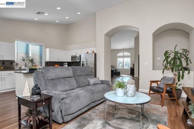 4876 Trenton St, Oakley, CA 94561