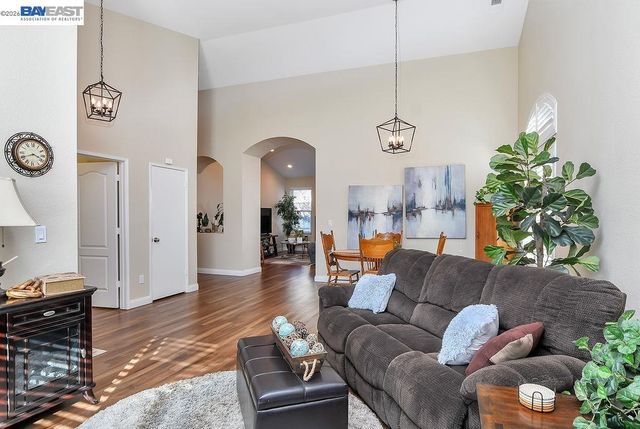 4876 Trenton St, Oakley, CA 94561