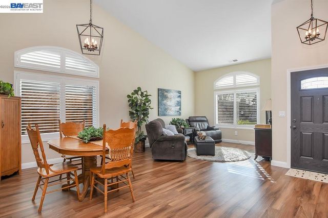 4876 Trenton St, Oakley, CA 94561