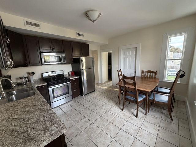 11 Francis 2, Malden, MA 02148