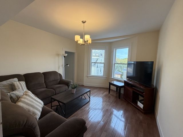 11 Francis 2, Malden, MA 02148