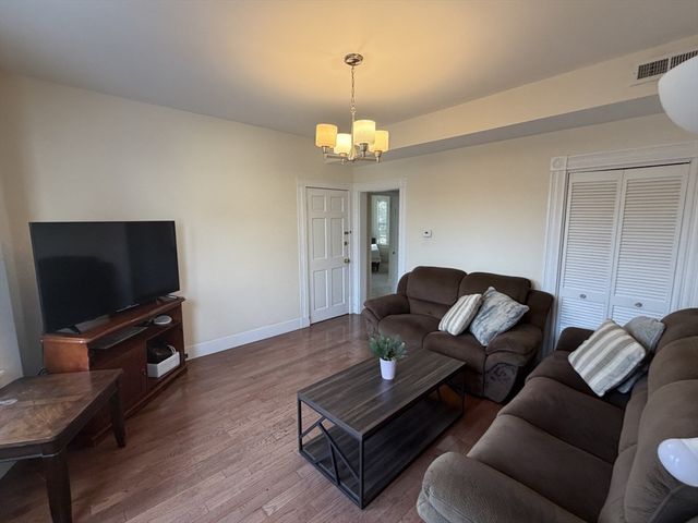 11 Francis 2, Malden, MA 02148