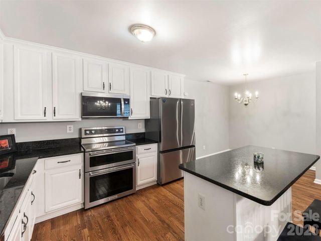 6238 King George Drive, Charlotte, NC 28213
