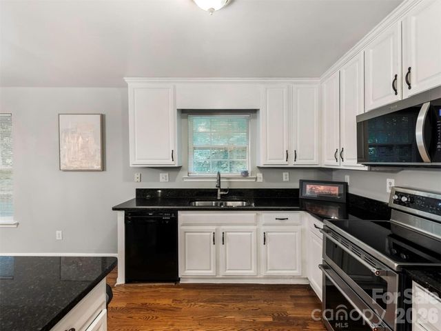 6238 King George Drive, Charlotte, NC 28213